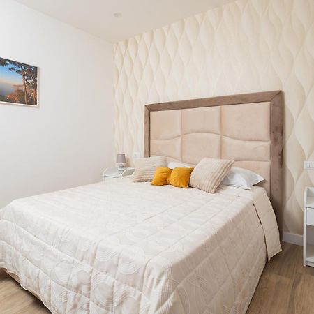 Nonno Angelo - 4 Bedrooms With Free Parking & Seaview Balcony Sorrento Exteriér fotografie