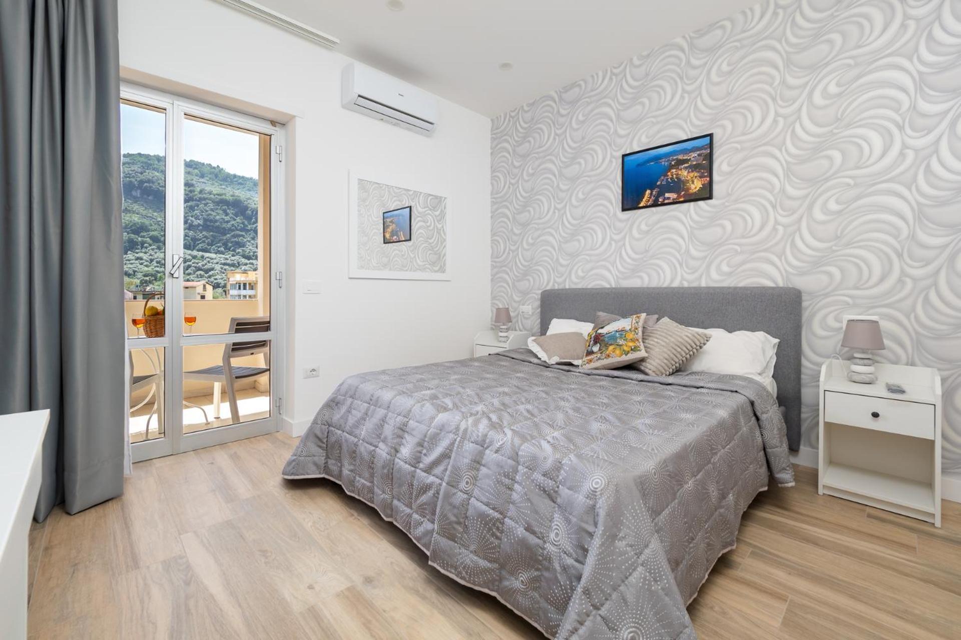 Nonno Angelo - 4 Bedrooms With Free Parking & Seaview Balcony Sorrento Exteriér fotografie