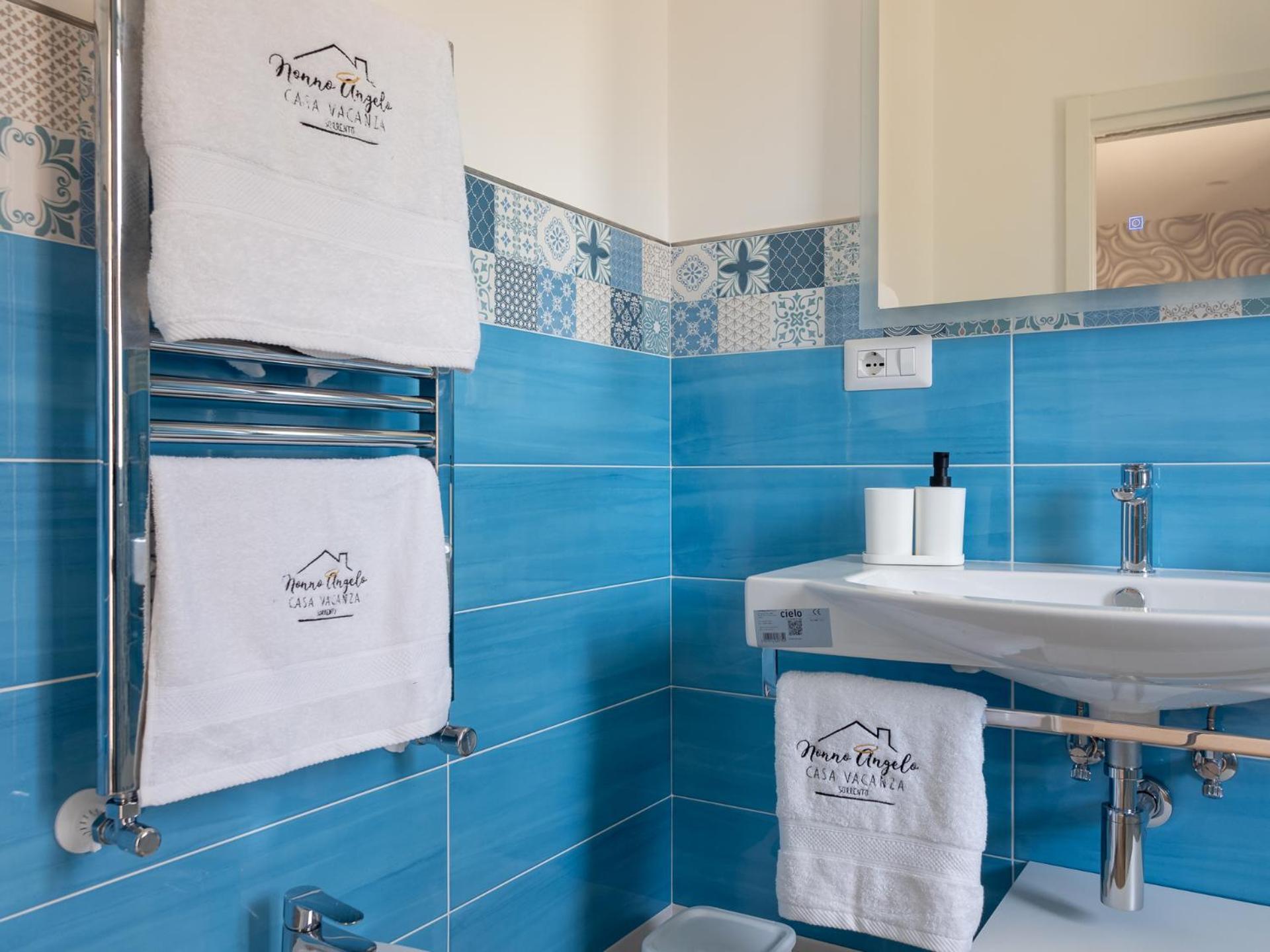 Nonno Angelo - 4 Bedrooms With Free Parking & Seaview Balcony Sorrento Exteriér fotografie